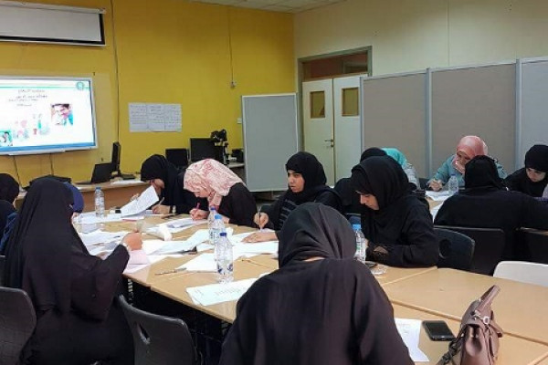 ورش تدريبية متخصصة لطلبة كلية التربية