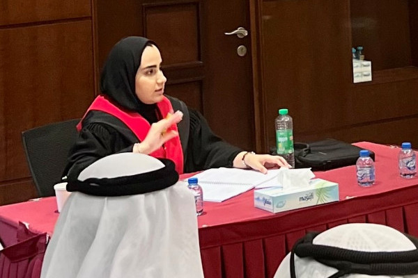 الطالبة ريم جمال تناقش رسالتها الماجستير في القانون الخاص وتحصل على تقدير امتياز