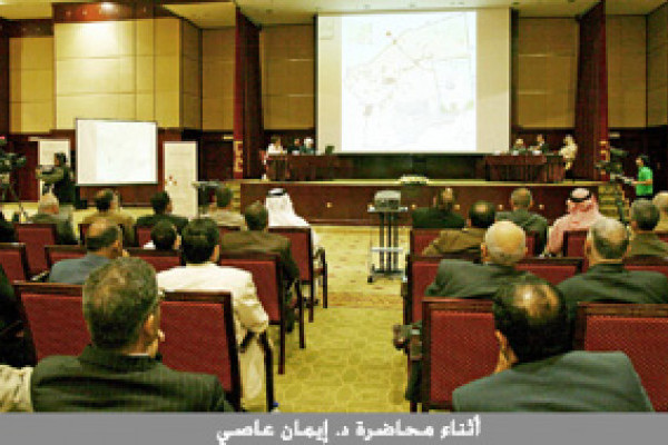  سعيد سلمان يهنئ الشيخ حميد النعيمي بالدكتوراه الفخرية في ندوة 