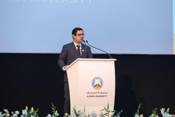 جامعة عجمان تكًرم أبنائها النابغين في البحث العلمي