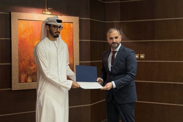 تكريم طلبة كلية القانون المشاركين في منافسة التحكيم التجاري الدولية بالمملكة العربية السعودية