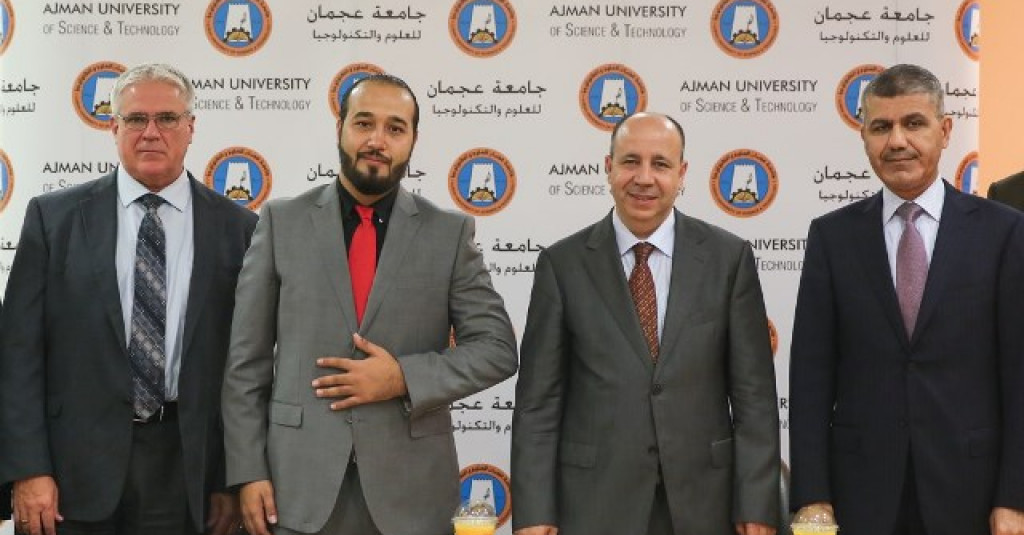 جامعة عجمان توقع اتفاقية تعاون مع مركز سكور للاختبارات