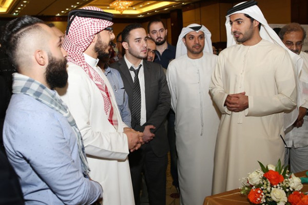 راشد النعيمي يطلع على مشاريع التخرج لطلبة الهندسة في جامعة عجمان