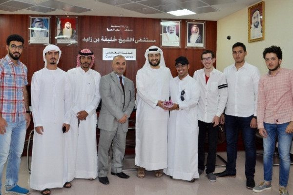 طلاب الجامعة في زيارة لمستشفى خليفة