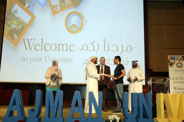 جامعة عجمان تحتفل بطلبتها الجدد للعام الجامعي 2014-2015
