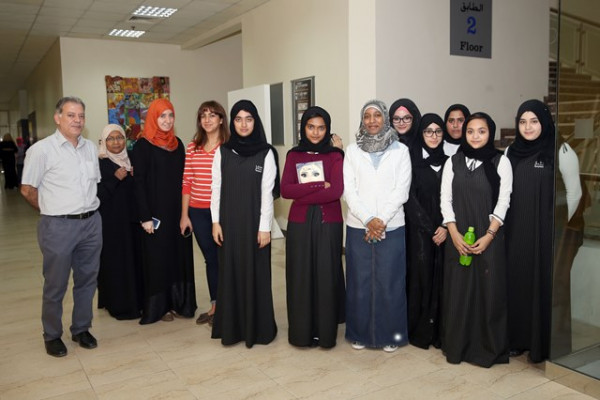 جامعة عجمان تستقبل وفود طلابية من المدارس الثانوية