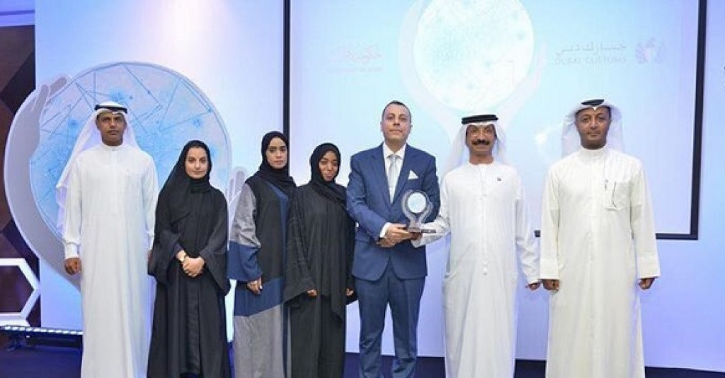 طلبة الجامعة يحرزون المركز الثالث في مسابقة جمارك دبي للملكية الفكرية