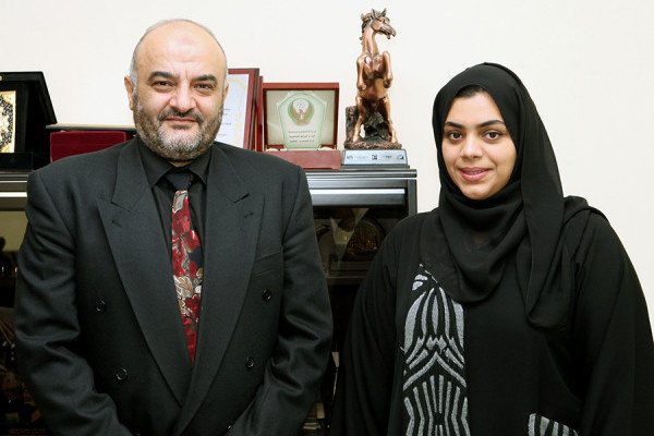 نائب أمير قطر يكرم طالبة من جامعة عجمان - فرع الفجيرة