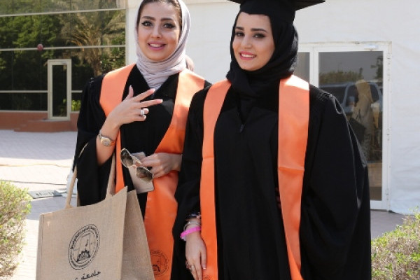 حرم حاكم عجمان تشهد احتفال جامعة عجمان بتخريج 803 خريجة من دفعة عام الابتكار2015