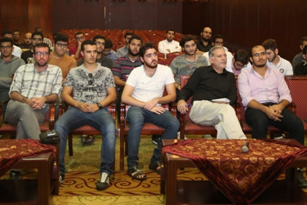 حملة لدعم العمل التطوعي في جامعة عجمان بالتعاون مع الهلال الأحمر