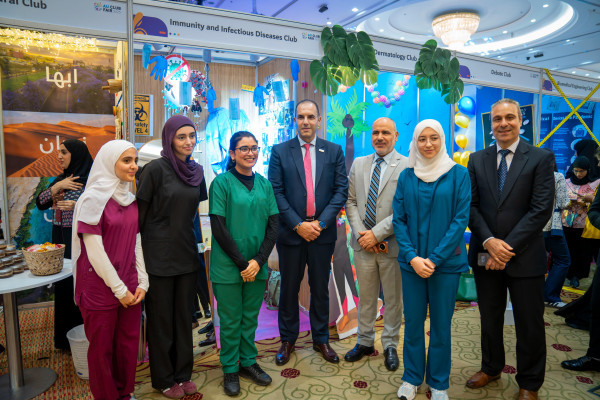 جامعة عجمان تطلق معرض الأندية الطلابية 2025 بمشاركة أكثر من 120 نادياً