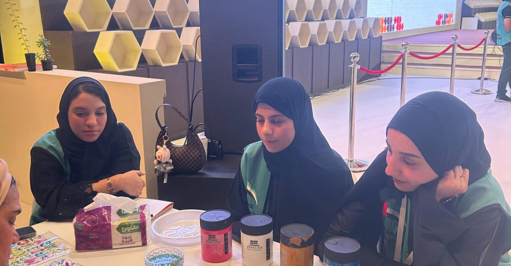 جامعة عجمان تشارك في مهرجان ليوا للرطب والعسل 2025