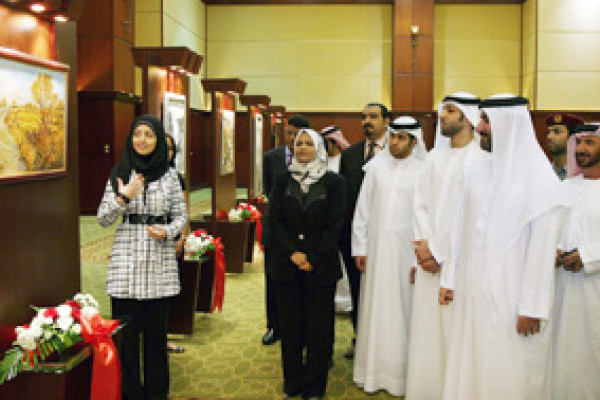 ماجد النعيمي يفتتح فنون الشرق والغرب بجامعة عجمان