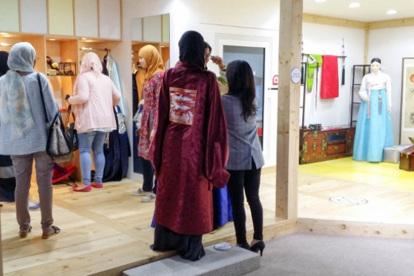 Korean Vibes Club visit the Korean Cultural Center in Abu Dhabi