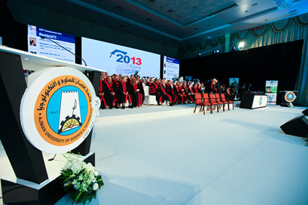 حاكم الفجيرة يشهد حفل تخريج دفعة 2013 في مقر جامعة عجمان بالفجيرة