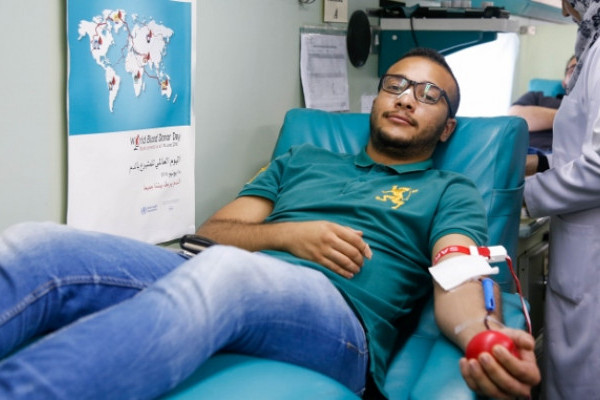 الجامعة تنظم حملة للتبرع بالدم
