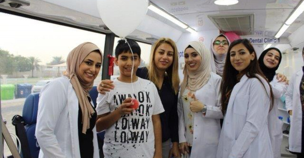 عيادة جامعة عجمان المتنقلة لطب الأسنان تقدم خدماتها لـ 365