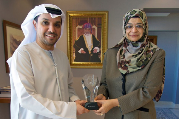 حاكم عجمان يبعث رسالة تقدير إلى وزارة التعليم العالي في سلطنة عمان