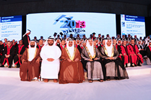 حاكم الفجيرة يشهد حفل تخريج دفعة 2013 في مقر جامعة عجمان بالفجيرة