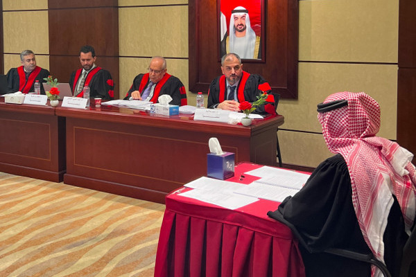 راشد ناصر آل علي يحصد تقدير امتياز في رسالة الدكتوراه بتخصص القانون الخاص