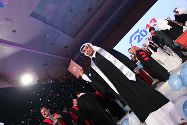 حاكم الفجيرة يشهد حفل تخريج دفعة 2013 في مقر جامعة عجمان بالفجيرة