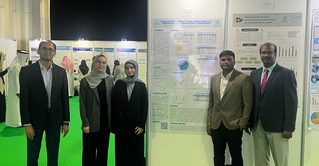 AU COLLEGE OF PHARMACY FACULTY AND STUDENTS PARTICIPATE IN THE 29TH DUBAI INTERNATIONAL PHARMACEUTICAL & TECHNOLOGIES CONFERENCE & EXHIBITION – DUPHAT