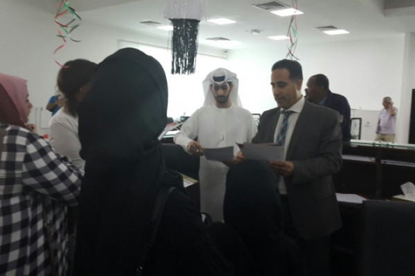 طالبات القانون يستكشفن سير المعاملات التجارية في اقتصادية عجمان