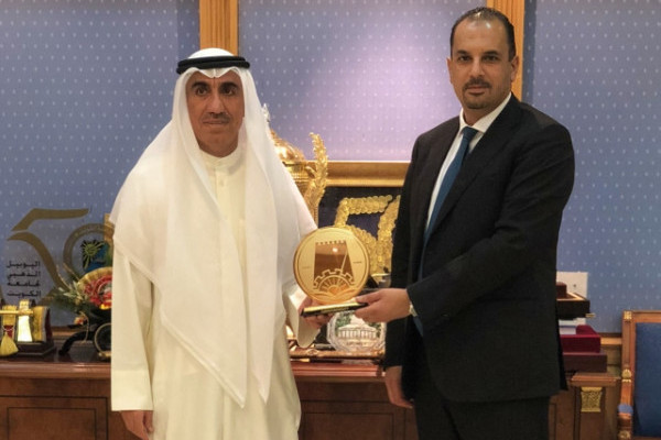 AU Management Visits Kuwait