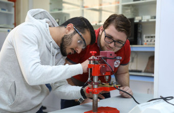 جامعة عجمان تطلق مبادرة الأسبوع المفتوح لحسومات كوفيد -19 المتنوعة