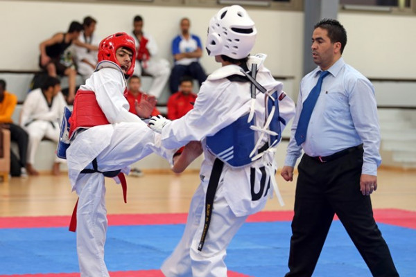 جامعة عجمان تقصي جامعة الشارقة في كرة القدم وتحرز فضيتان وبرونزيتان في التايكواندو