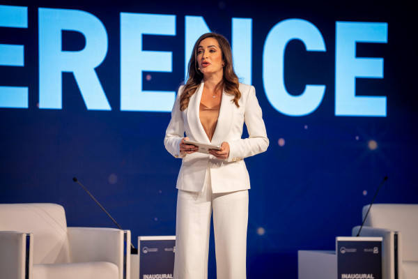 تحت رعاية سمو الشيخ عمار بن حميد النعيمي مؤتمر خريجي جامعة عجمان الأول يفتح آفاق الشراكة ويُرسّخ دور الخريجين في خدمة المجتمع