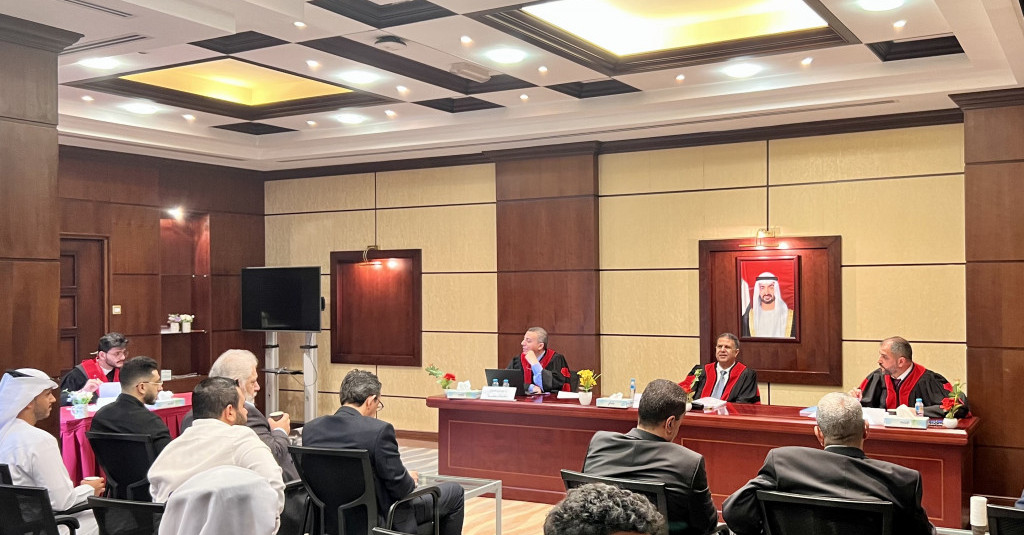 مناقشة رسالة ماجستير حول دور الربوت في إبرام العقود