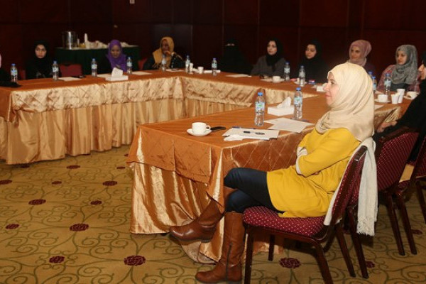 جمعية الخريجين في جامعة عجمان تناقش 