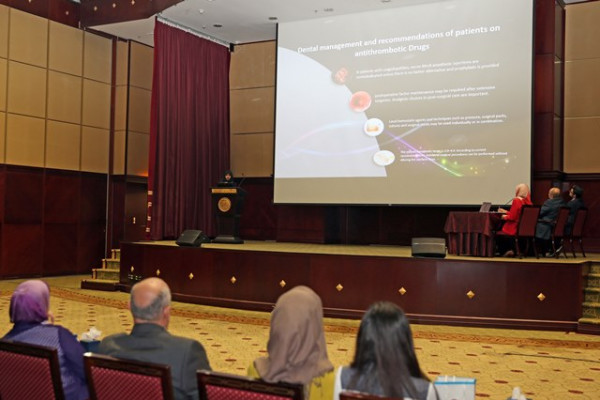 استعراض بحوث علمية متميزة خلال المؤتمر الطلابي العاشر