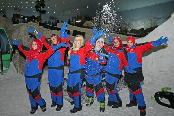 يوم ترفيهي للطالبات في سكي دبي