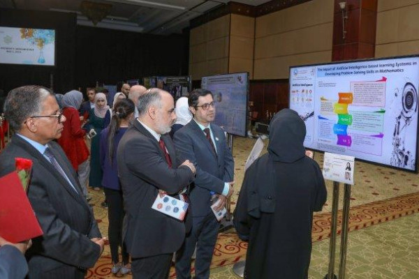 جامعة عجمان تكًرم أبنائها النابغين في البحث العلمي