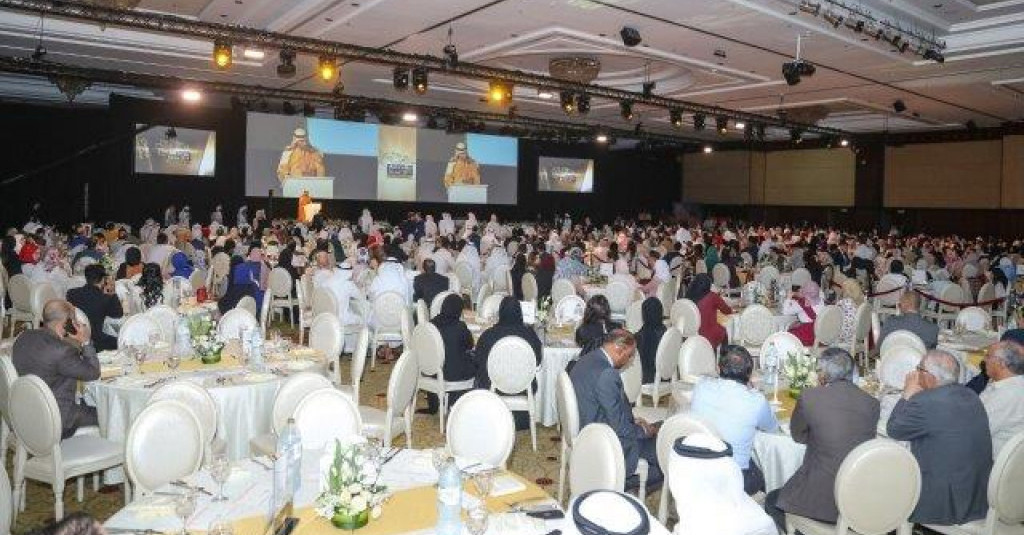 حاكم عجمان يشهد حفل اللقاء السنوي لجامعة عجمان