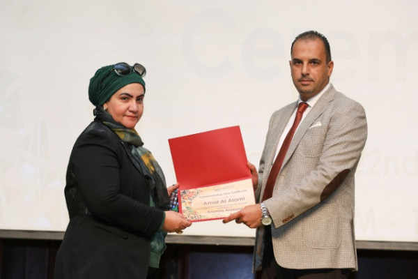 جامعة عجمان تكرم المساهمين في مبادرة 