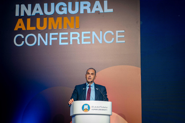 تحت رعاية سمو الشيخ عمار بن حميد النعيمي مؤتمر خريجي جامعة عجمان الأول يفتح آفاق الشراكة ويُرسّخ دور الخريجين في خدمة المجتمع
