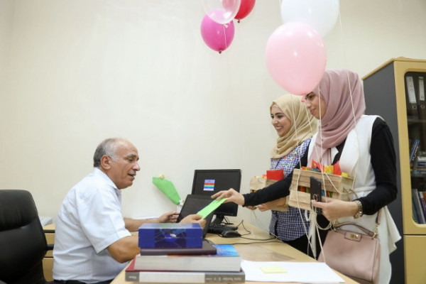 جامعة عجمان تحتفل باليوم العالمي للمعلّم