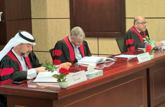 الطالبة حنان المهري تناقش رسالتها الماجستير في القانون العام وتحصل على تقدير امتياز