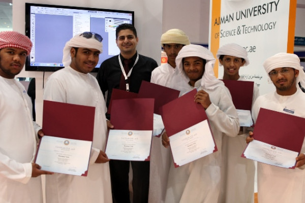 دورات تدريبية متميزة لجامعة عجمان في معرض نجاح بأبوظبي