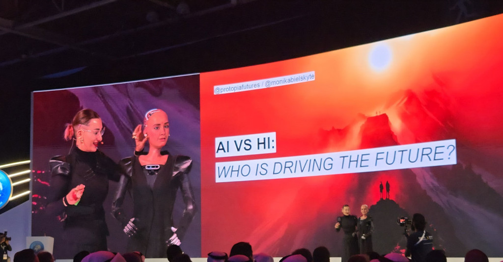 الدكتورة بنان الكفري شاركت في قمة المعرفة 24 في دبي