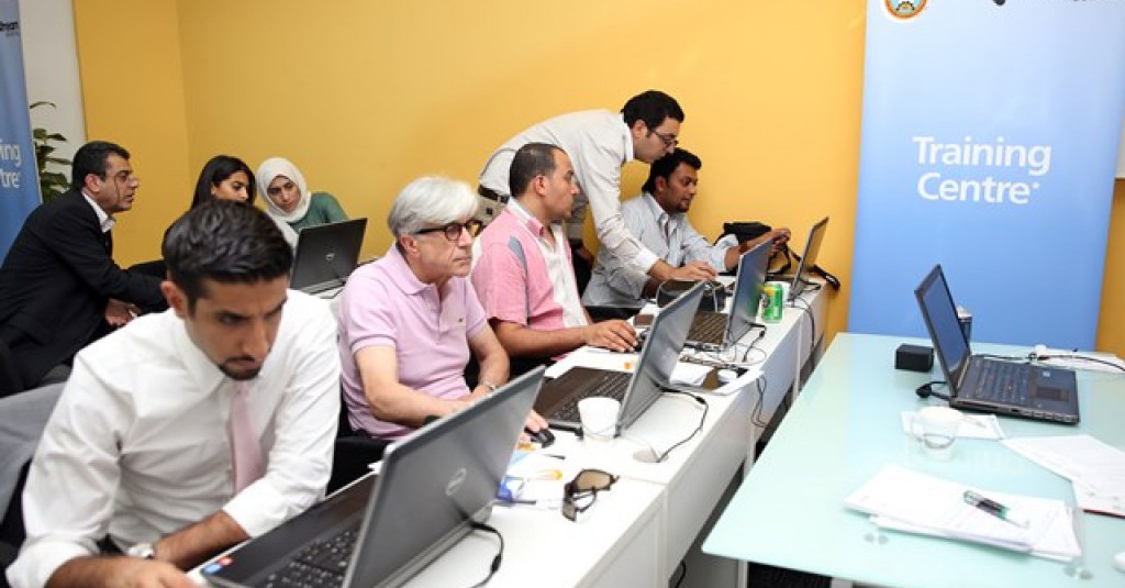 دورة تدريبية لأطباء وفنيي الأسنان بجامعة عجمان