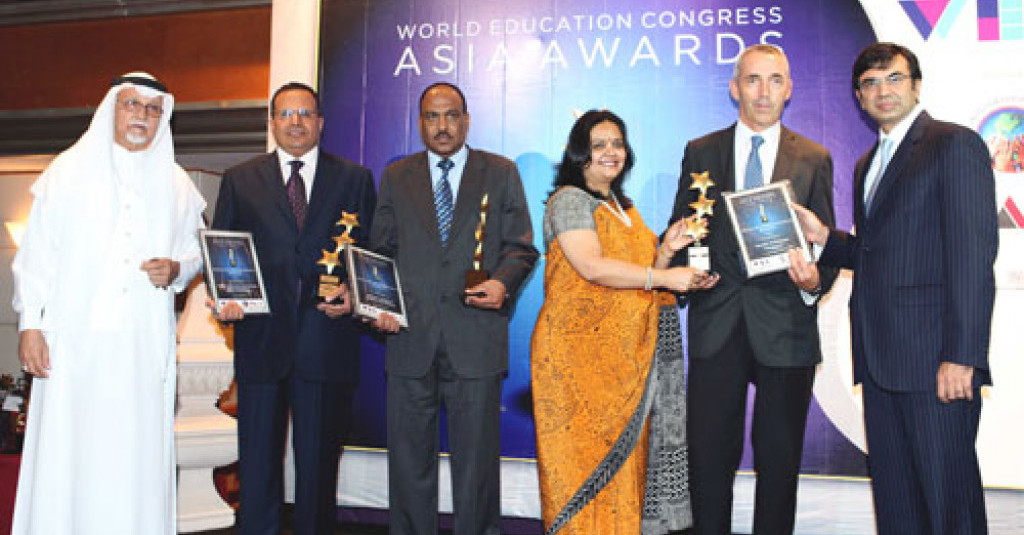 كلية إدارة أعمال عجمان أفضل مؤسسة أكاديمية في الإدارة