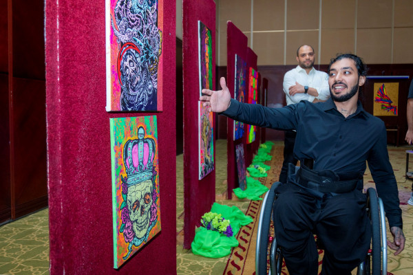 Ajman University Gallery Portrays “Life in Neon Colors”