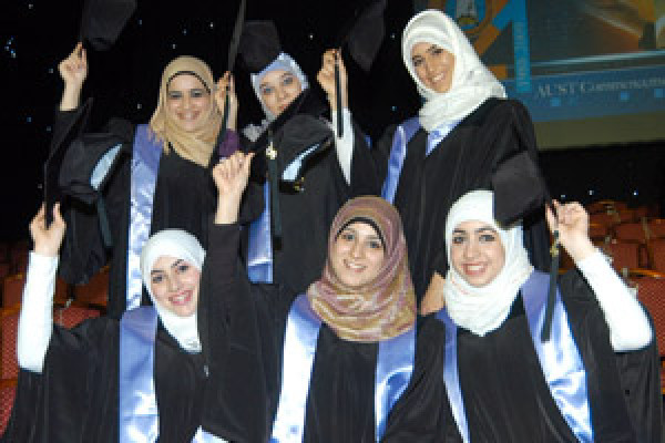 Consort of Ruler of Ajman Honors 916 Female Graduates during the Commencement Ceremony
