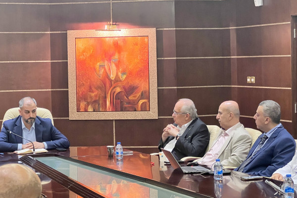 اجتماع عميد كلية القانون مع أعضاء هيئة التدريس