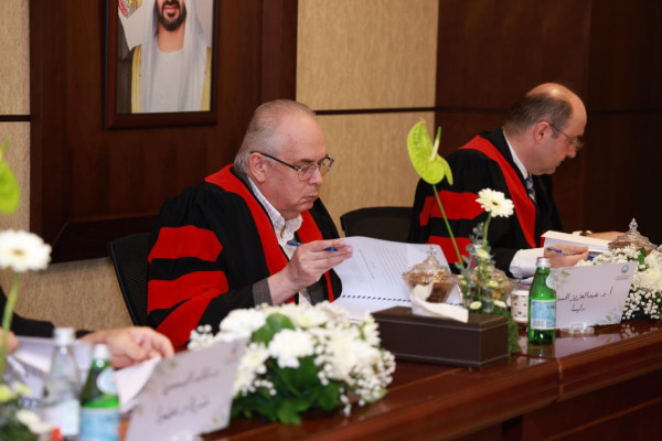 الطالبة فاطمة جمعة راشد الكعبي تناقش أطروحتها حول طرق الطعن في أحكام المحكمة الجنائية الدولية