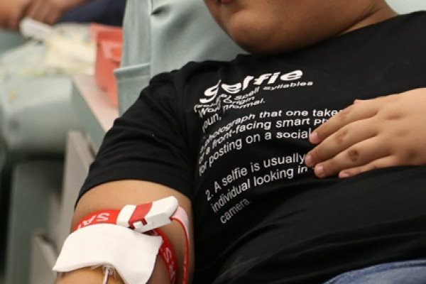 جامعة عجمان تطلق حملة للتبرع بالدم